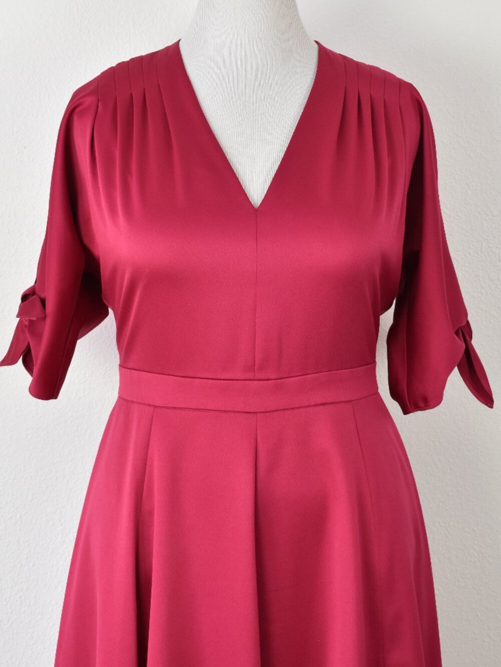 Gal Meets Glam DEBBIE Satin Fit and Flare Dress - 14 - Picture 2 of 11